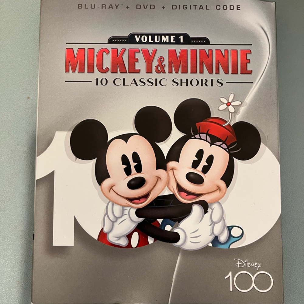 Mickey and Minnie: 10 Classic Shorts Vol. 1, Blu-ray, Sealed